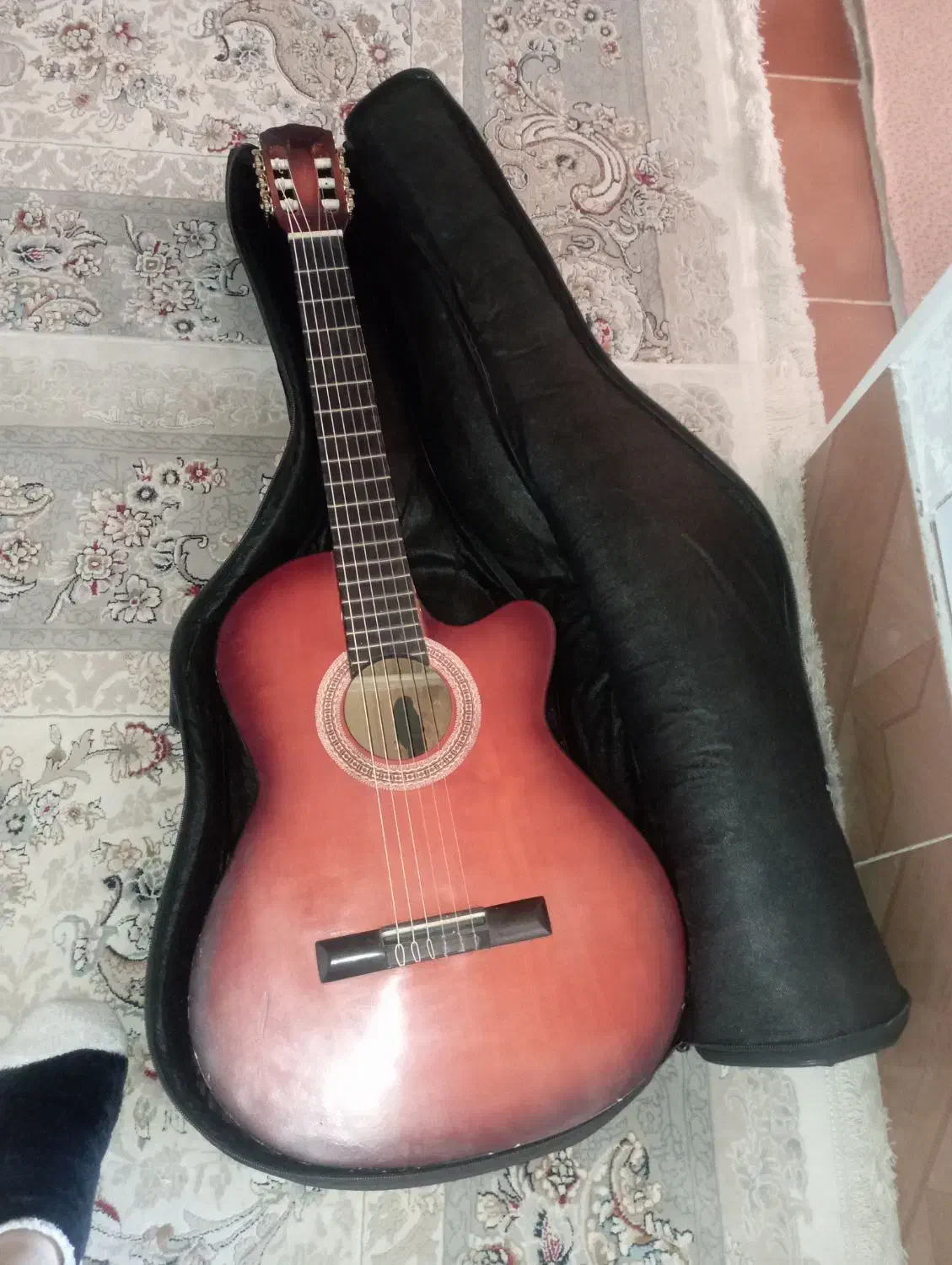 گیتار|گیتار، بیس، امپلیفایر|بروجرد, |دیوار