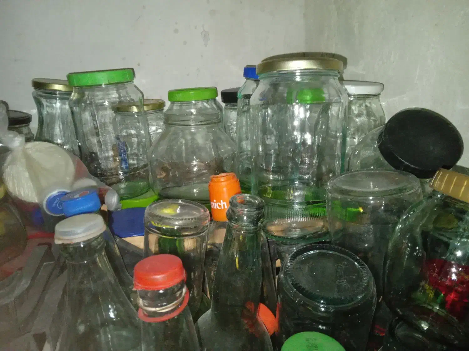 تعداد زیادی سطل و شیشه|ظروف نگهدارنده، پلاستیکی، یک‌بارمصرف|مرودشت, ژیان|دیوار