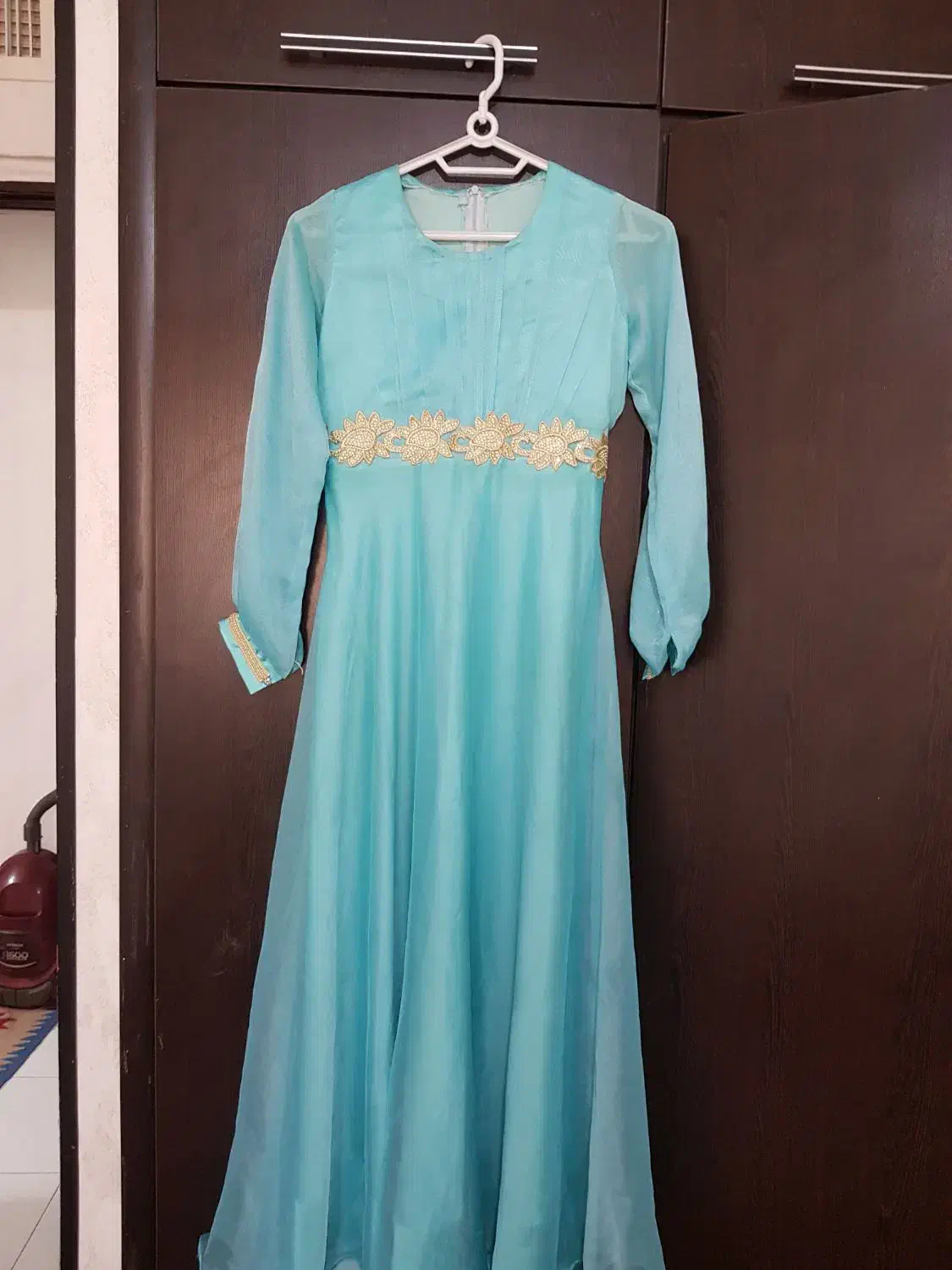 لباس مجلسی و زمستانه و کفش مجلسی سایز ۳۴|لباس|صدرا-فارس, فاز ۱|دیوار