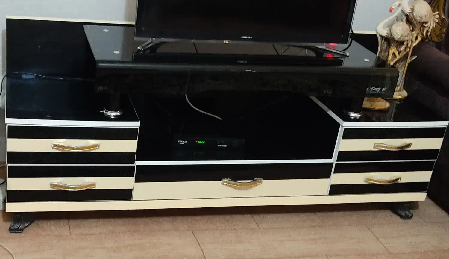 میز تلویزیون و بوفه|میز تلویزیون|پاکدشت, پاکدشت (مامازند)|دیوار