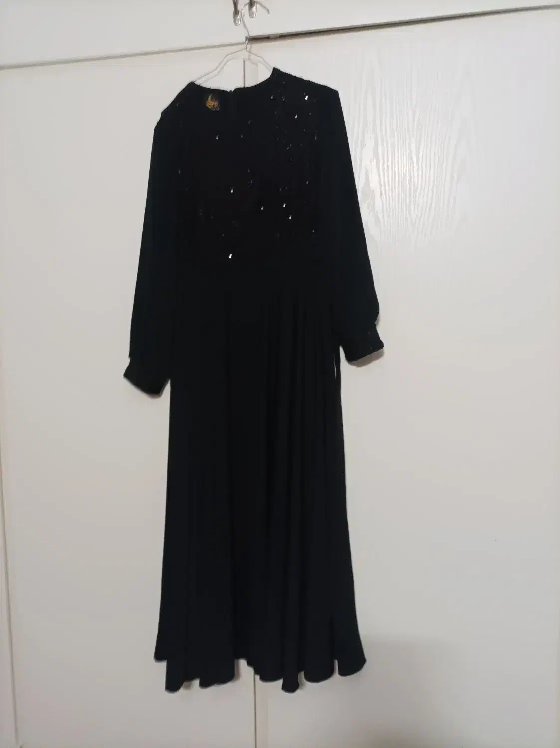 پپراهن عبای مجلسی|لباس|ری, اقدسیه|دیوار