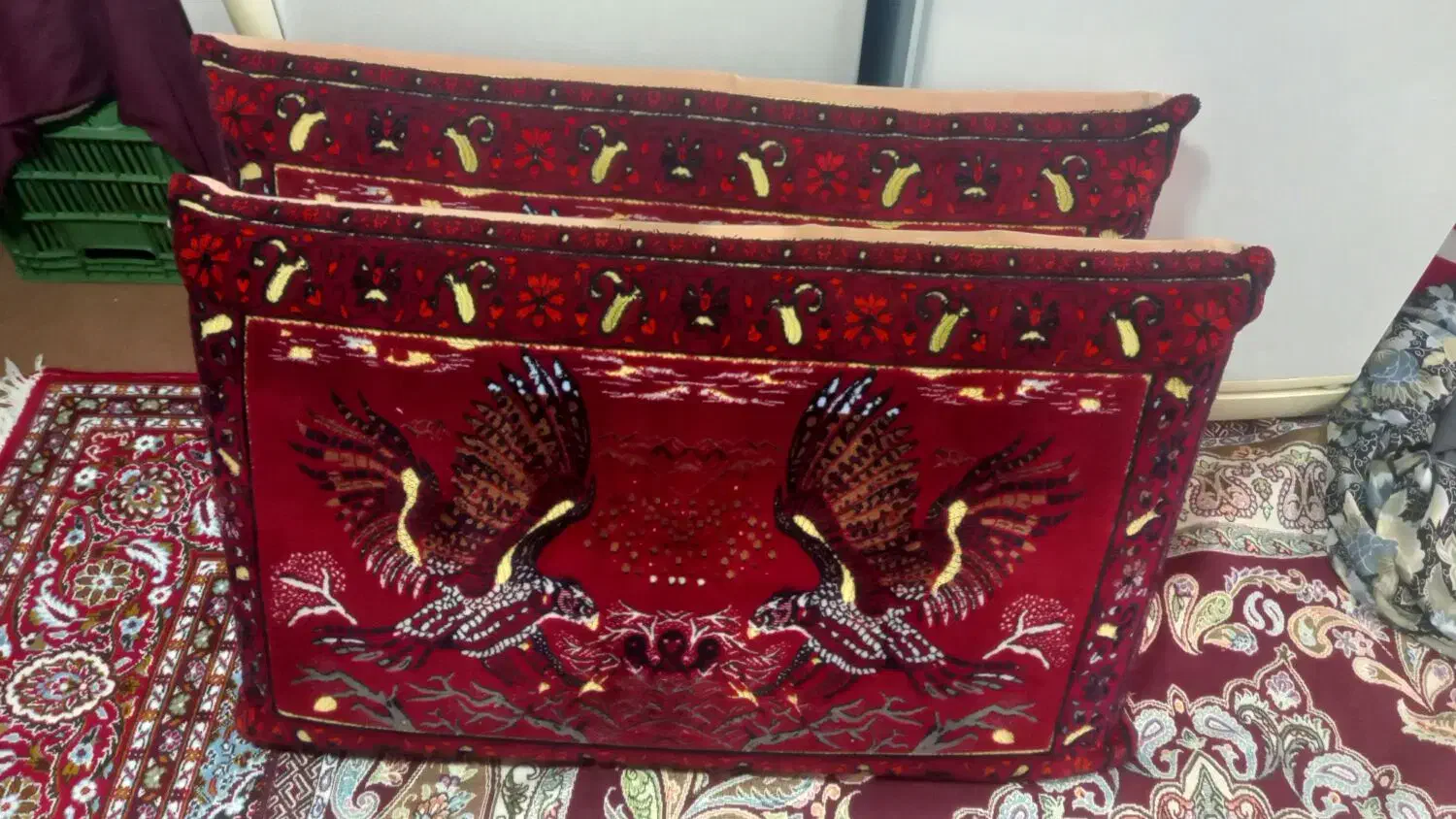 یک جفت پشتی راحتی|پشتی|مشگین شهر, |دیوار