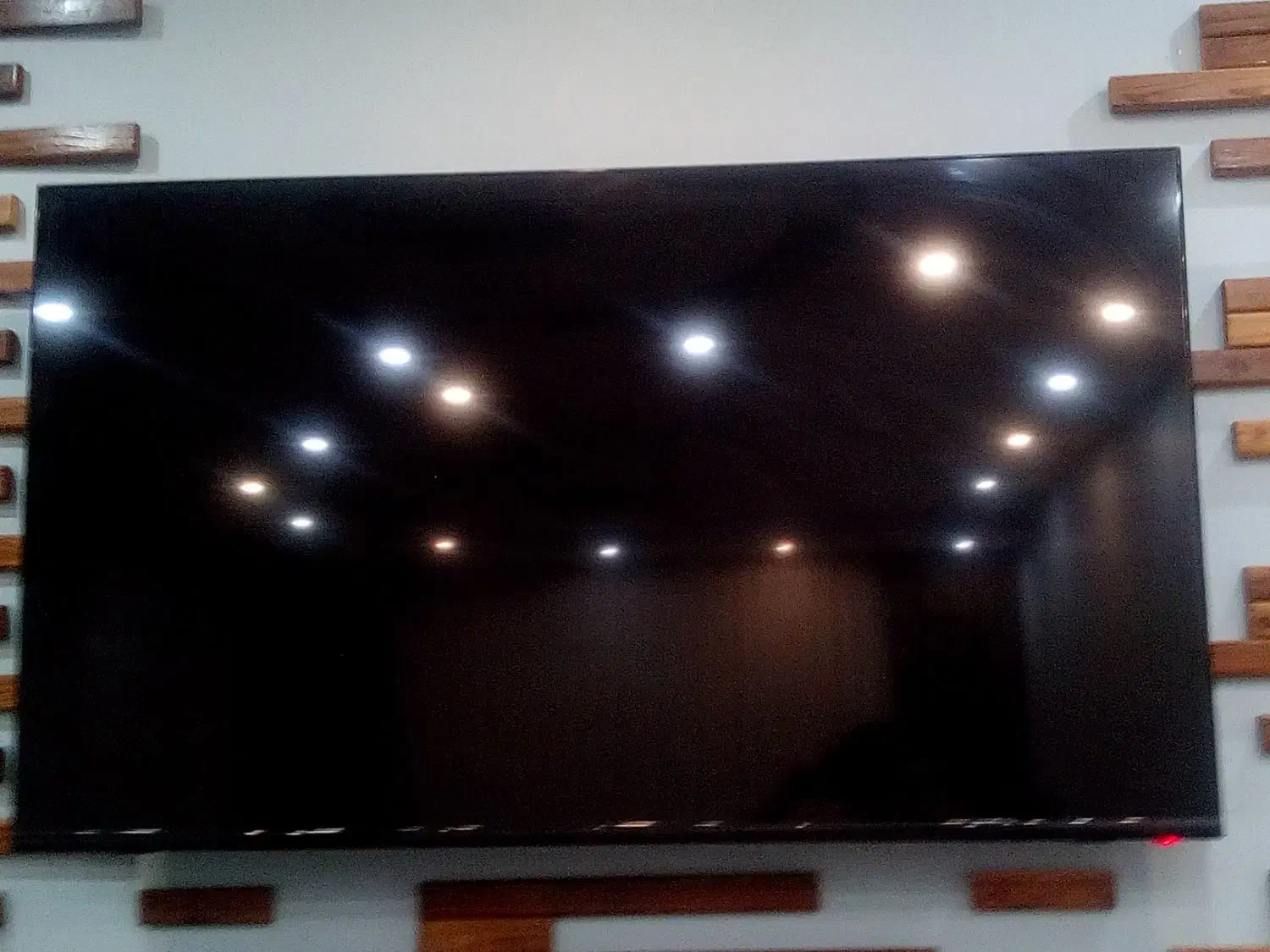 تلوزیون|تلویزیون و پروژکتور|تربتحیدریه, پائین ولایت|دیوار