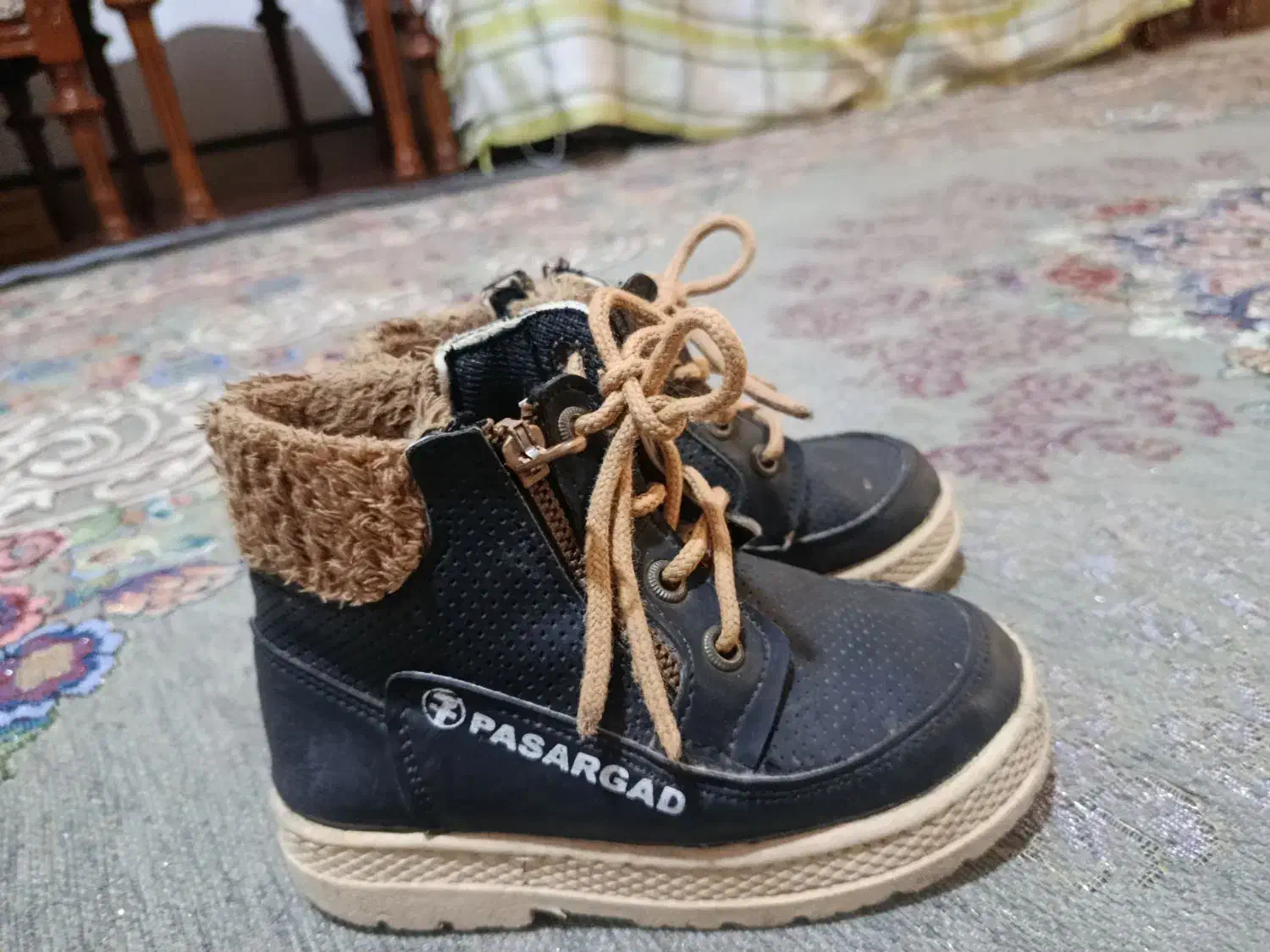 کتونی بچگانه|کفش و لباس بچه|شازند, |دیوار