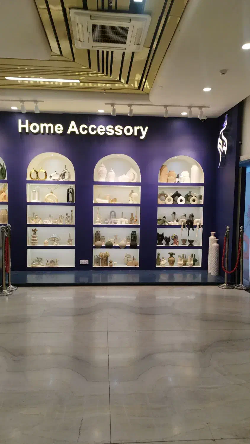 فروشنده خانم|استخدام بازاریابی و فروش|تهران, تهرانپارس غربی|دیوار