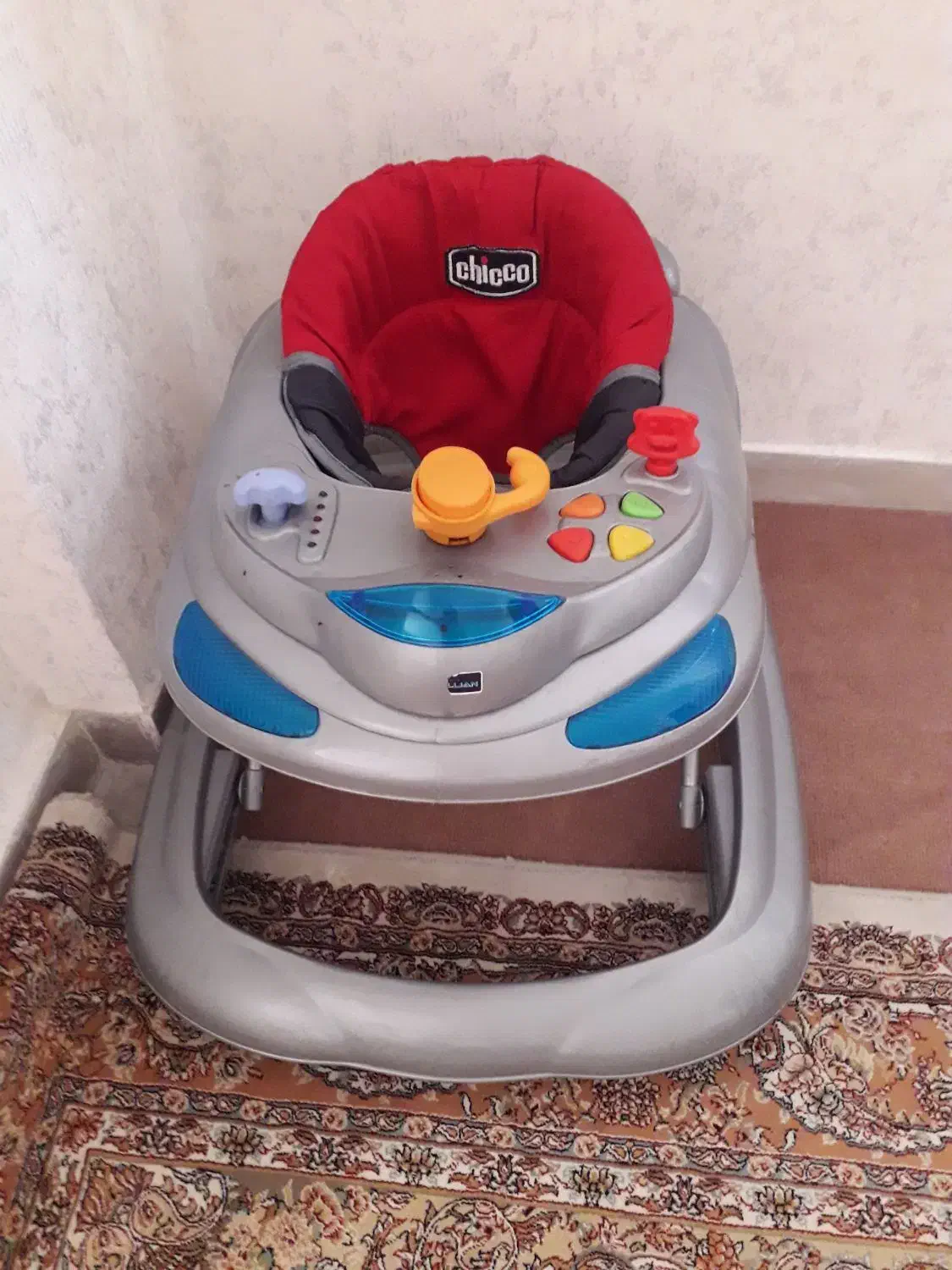 روروئک،کریر ،دو عدد قنداق و گهواره لرزشی|اسباب و اثاث بچه|ری, شهادت|دیوار