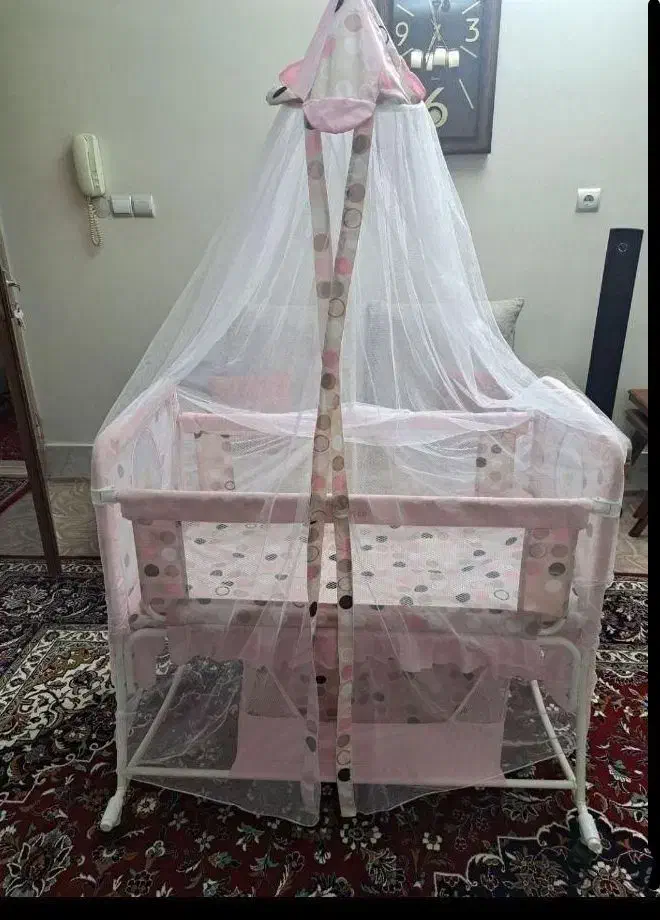 تخت وگهواره|تخت و صندلی بچه|چناران, |دیوار