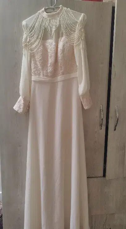 لباس مجلسی|لباس|شیراز, قلعه نو|دیوار