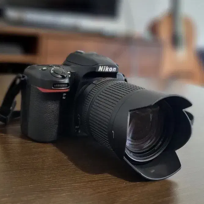 دوربین Nikon D7500 همراه با لنز و لوازم کامل|دوربین عکاسی و فیلم‌برداری|تهران, کامرانیه|دیوار