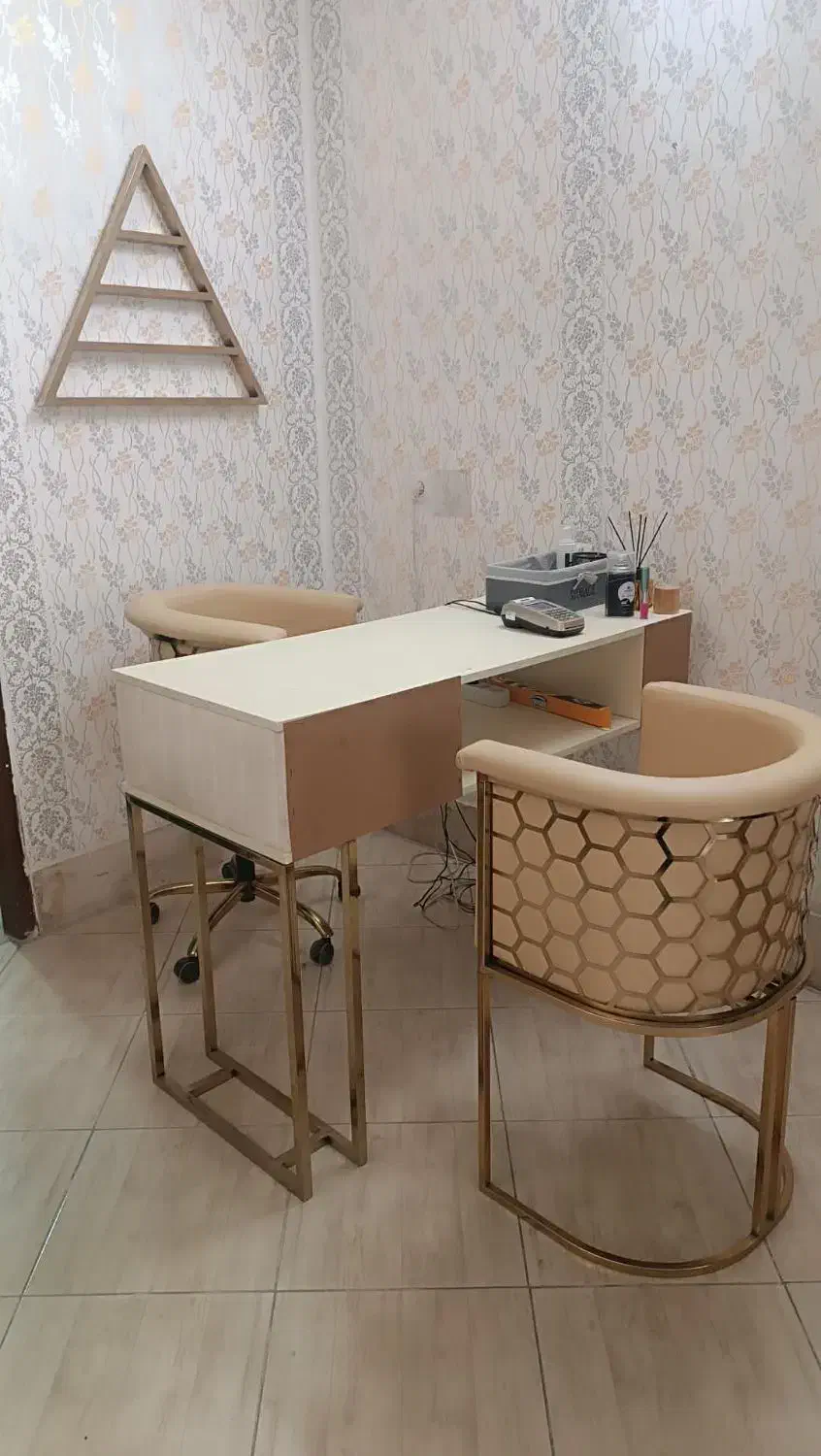 میز ناخن|آرایشگاه و سالن‌های زیبایی|بیرجند, |دیوار