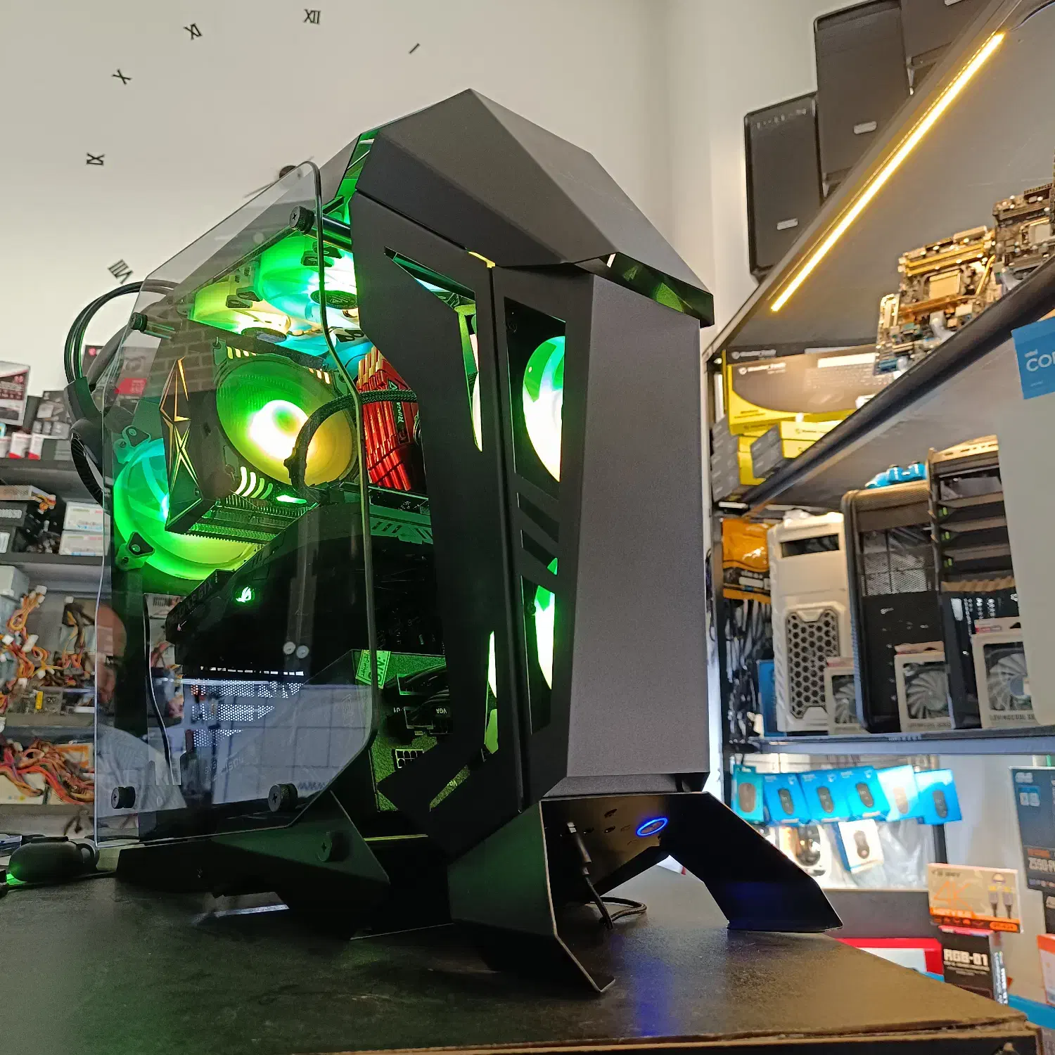 کامپیوترi7رباتیک گیمینگ.رندربرنامه نویسی ادیت182|رایانه رومیزی|تهران, آسمان|دیوار