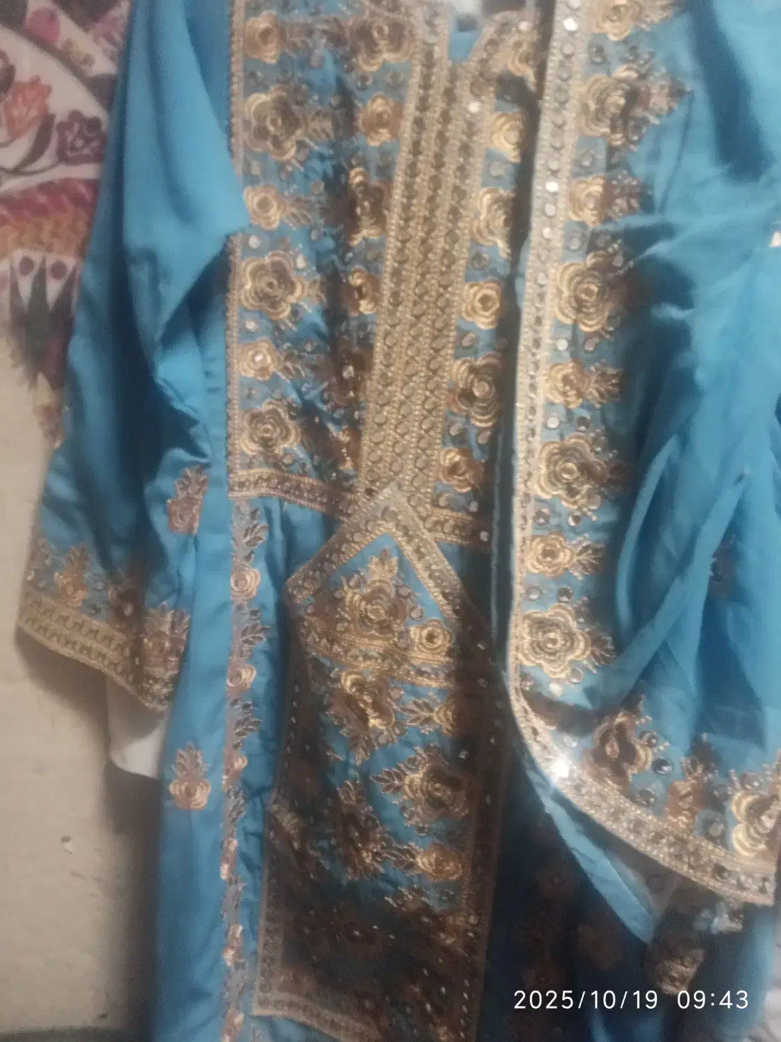 لباس بلوچی|لباس|جزنیک, |دیوار