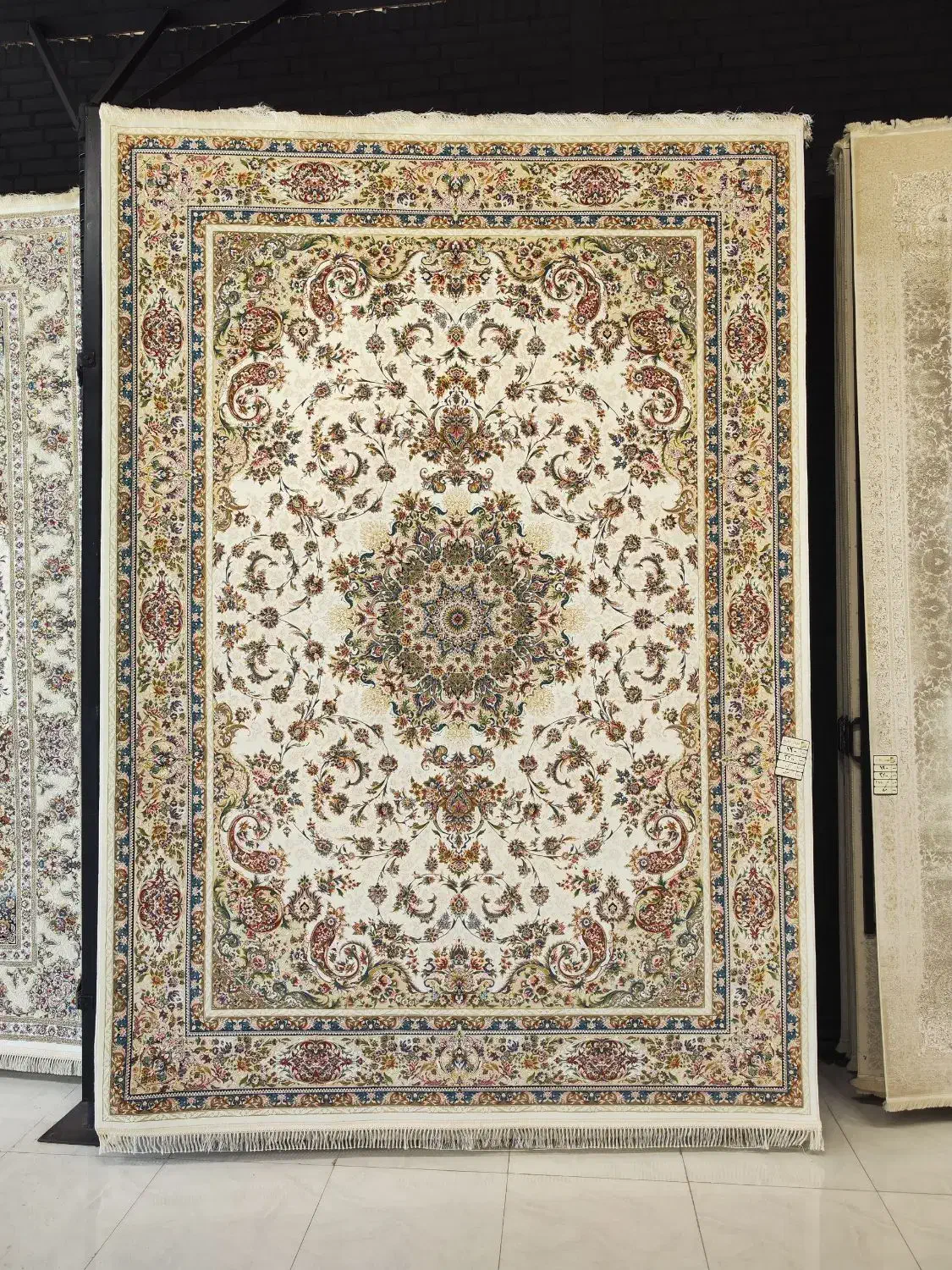 فرش۹متری/نخ اصل/برندمعتبر/کارخانه کاشان/۱۲۰۰شانه|فرش|شازند, |دیوار