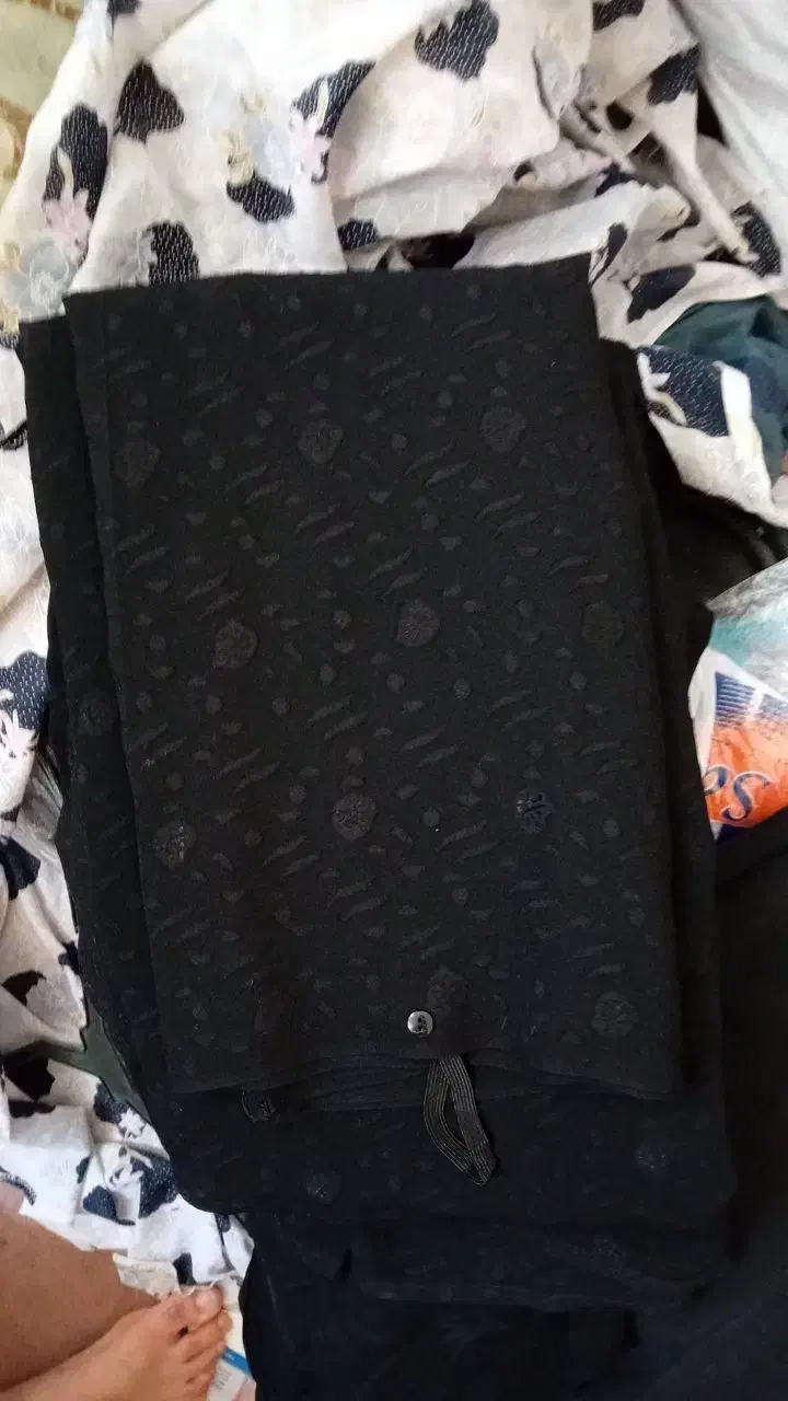 15عدد چادرمشکی گلدار و ملی در حد نو فریدونکنار|لباس|فریدون‌کنار, |دیوار