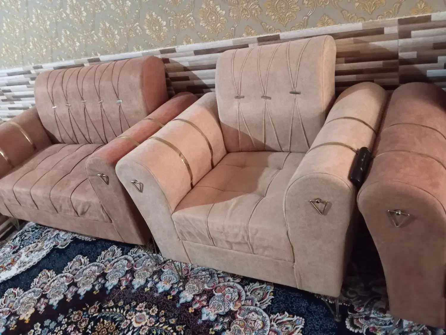 مبل چستر|مبلمان خانگی و میز عسلی|تربت جام, خیرآباد|دیوار