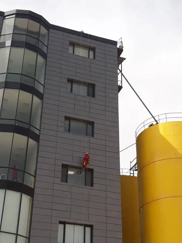 پیچ و رولپلاک سنگنما(کار در ارتفاع)|خدمات پیشه و مهارت|اراک, |دیوار