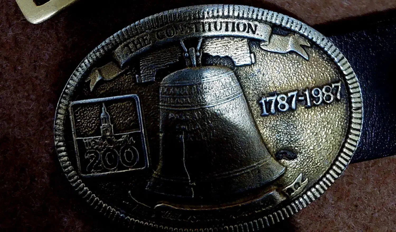 سگک کمربند|کلکسیون اشیاء عتیقه|شهرکرد, |دیوار