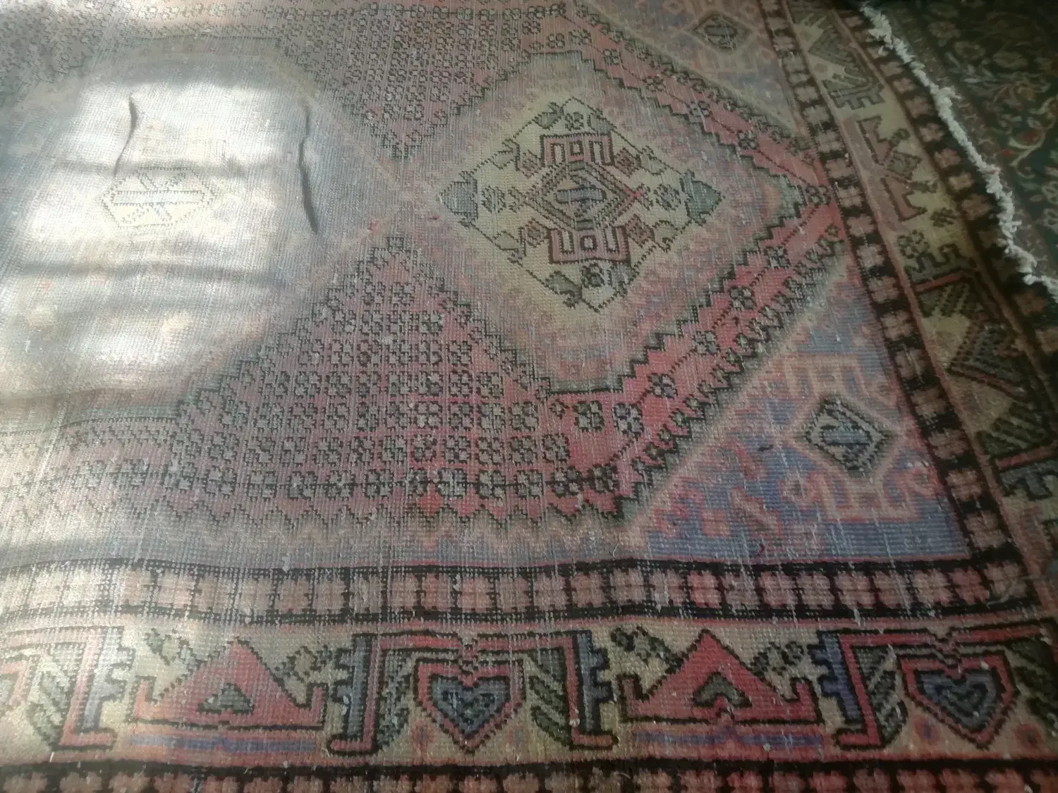 قالیچه فرش دستبافت عتیقه|فرش|اصفهان, گلستان|دیوار