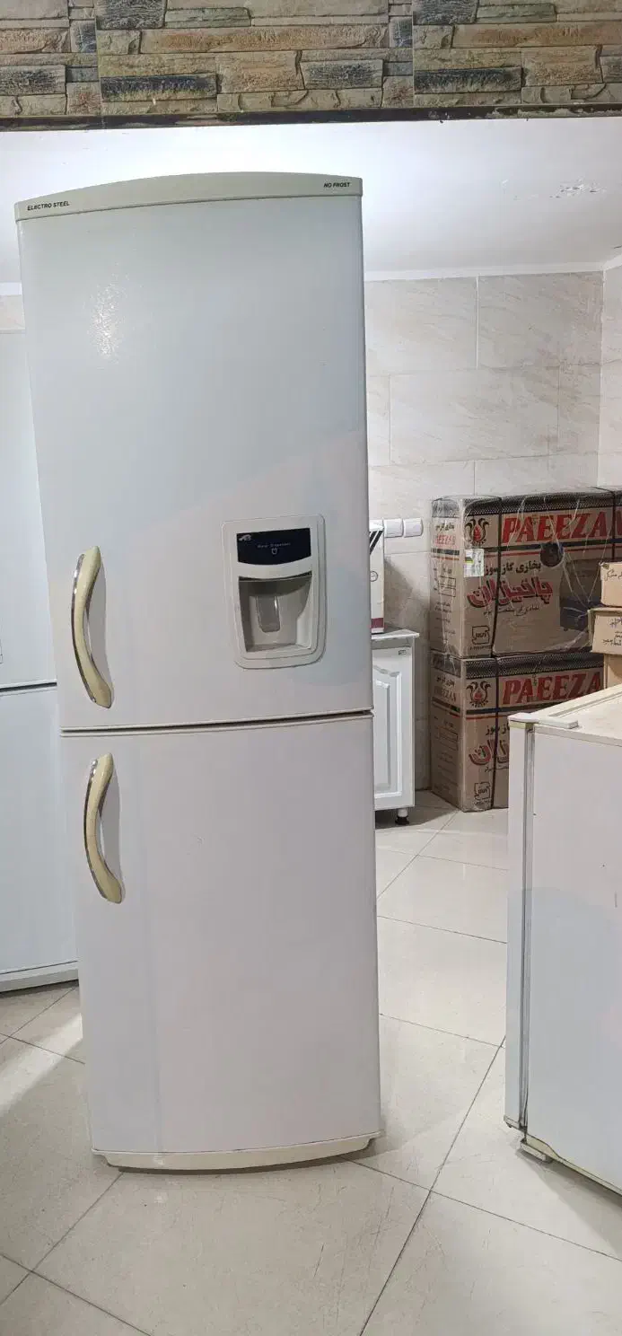 یخچال فریزر الکترو استیل در حد نو|یخچال و فریزر|سمنان, |دیوار