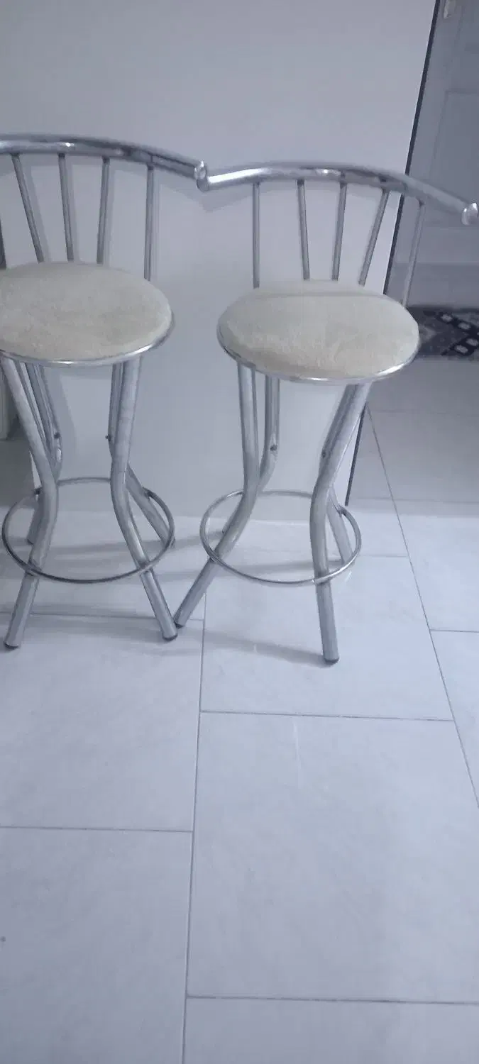 ۲ عدد صندلی اپن قیمت عالی یک عدد تخت نوجوانی فلزی|میز و صندلی غذاخوری|همدان, |دیوار