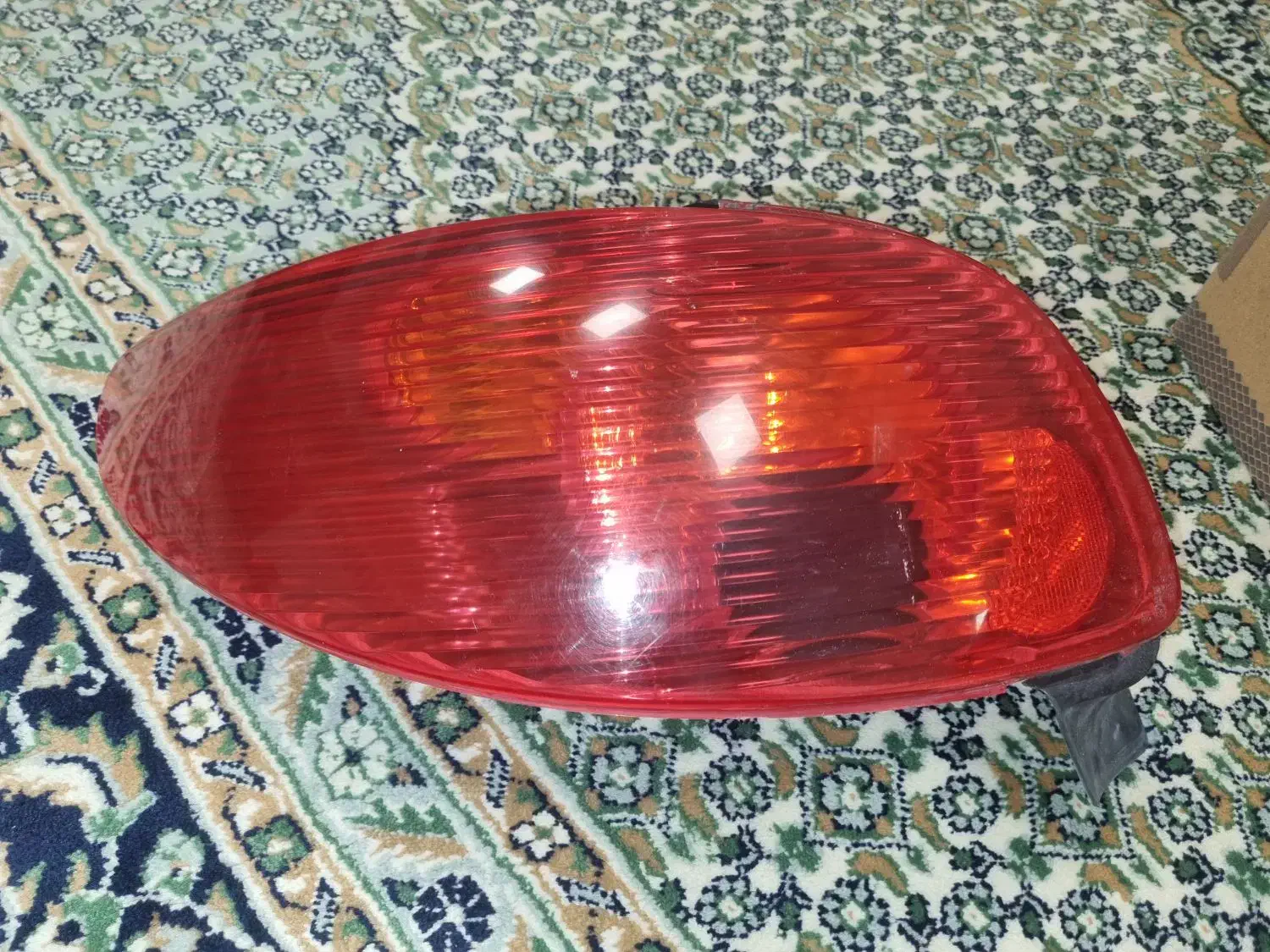 چراق عقب ۲۰۶|قطعات یدکی و لوازم جانبی|فامنین, |دیوار