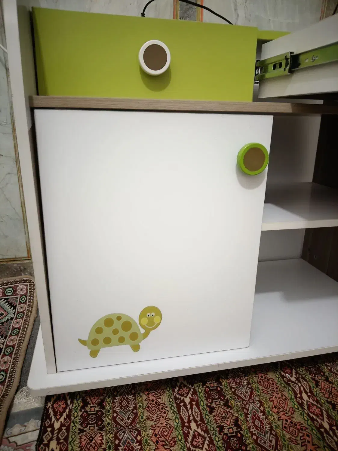 دراور (جاکفشی)همراه دو کشو|جاکفشی، کمد، دراور|نجفآباد, فیروزآباد|دیوار