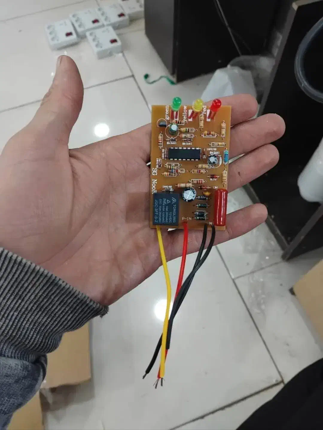 برد محافظ برق 10A با کیفیت|قطعات و لوازم جانبی رایانه|تهران, فردوسی|دیوار