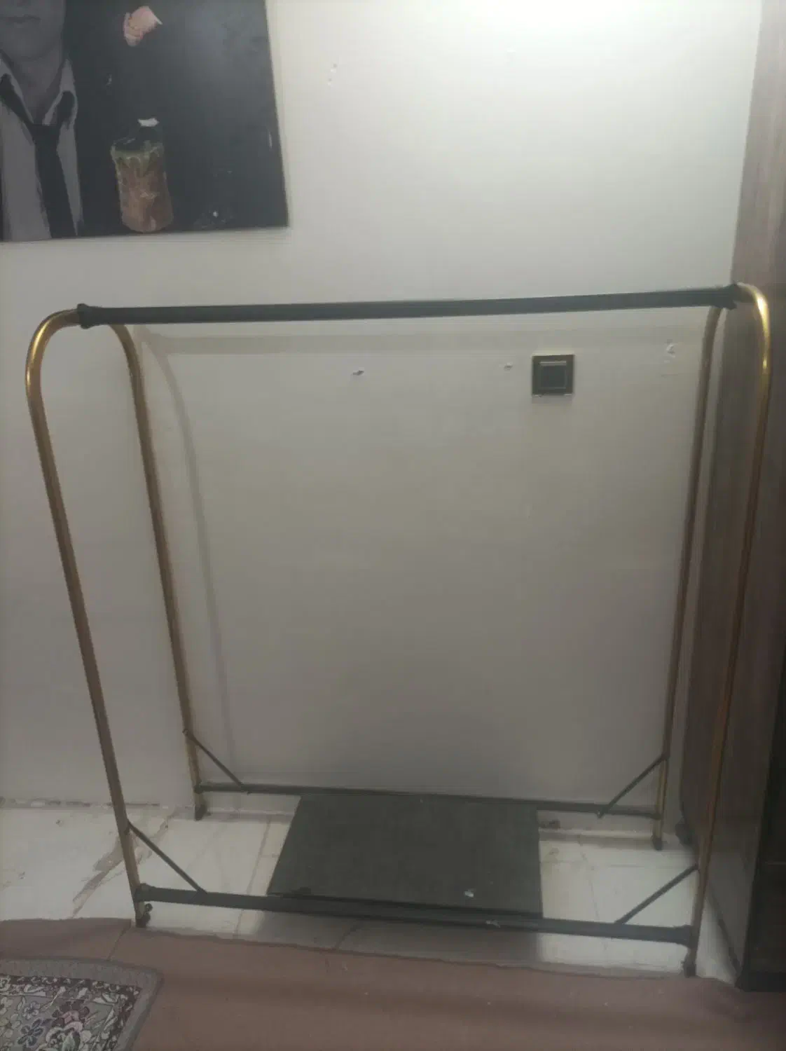 رکال|بندرخت و رخت‌آویز|قم, شهید صیاد شیرازی|دیوار