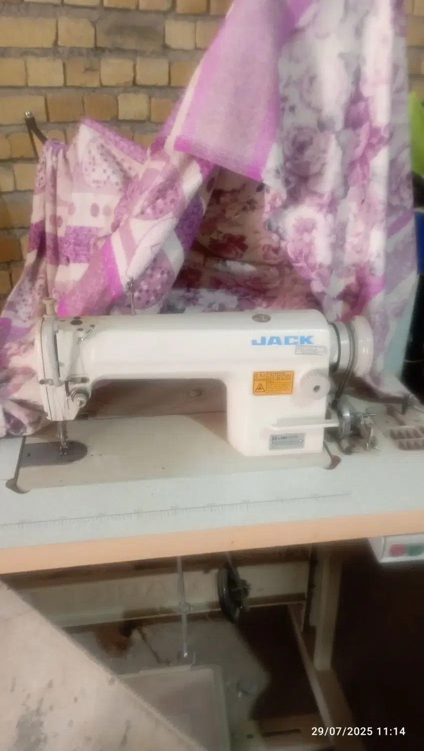 چرخ جک راسته دوز بدون هیچ ایرادی|چرخ خیاطی و ریسندگی|خرم‌آباد, |دیوار