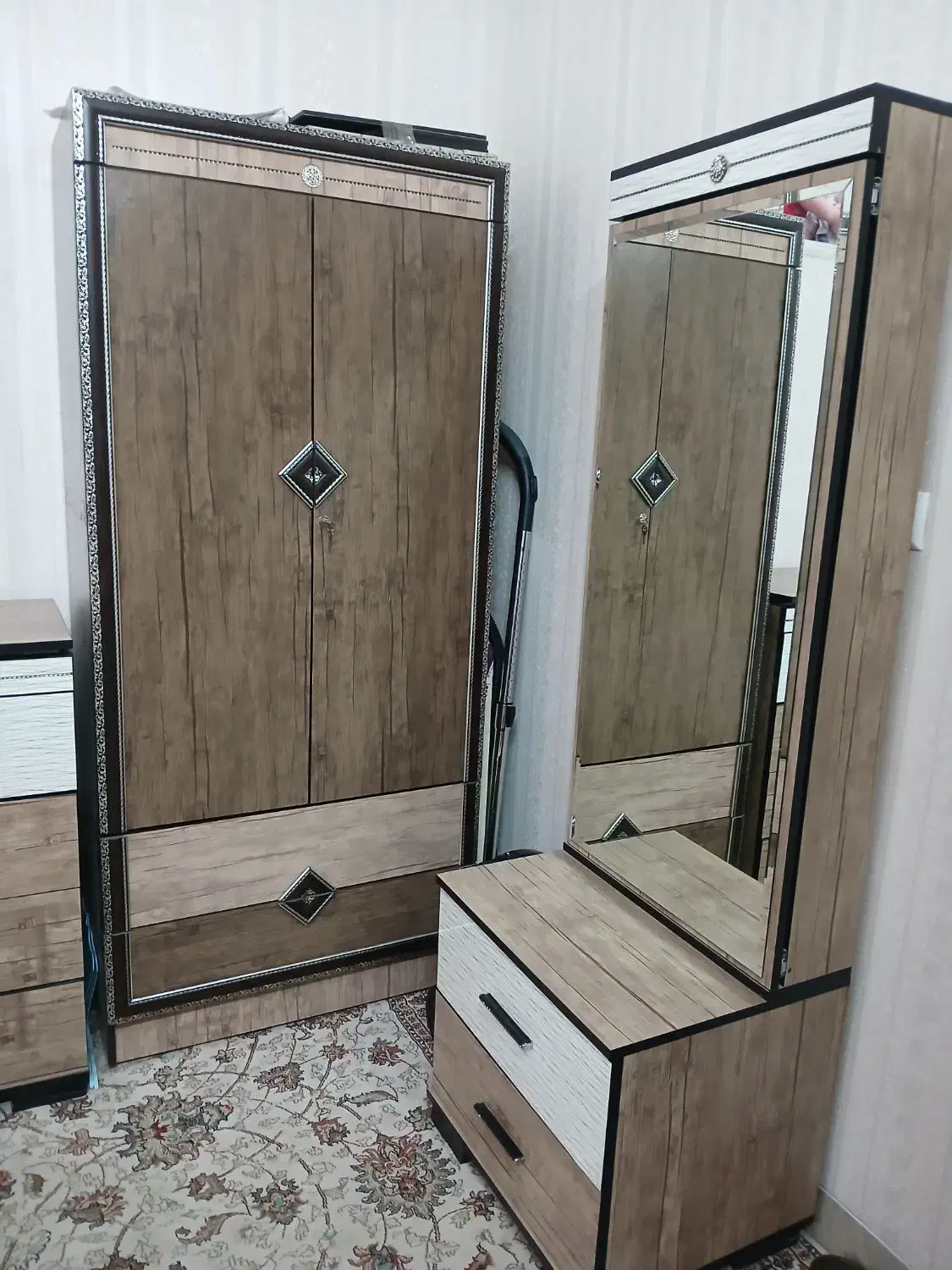 سرویس خواب|تخت و سرویس خواب|قم, زنبیل آباد|دیوار