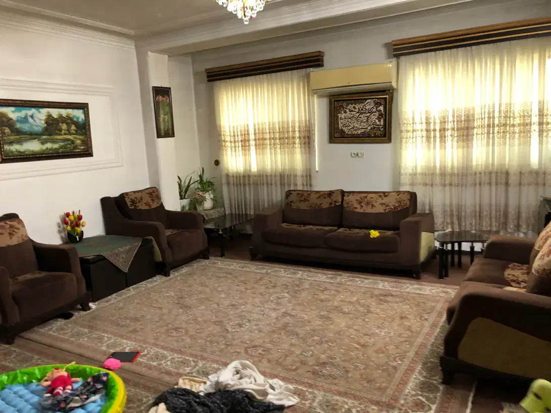 مبل ۷ نفره و میز وسط شیشه ای و چوبی mdf|مبلمان خانگی و میز عسلی|قائم‌شهر, |دیوار