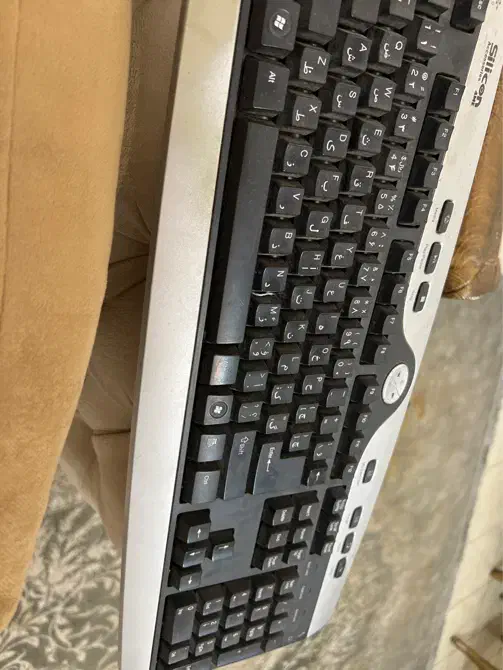 کیبورد کاملا سالم|قطعات و لوازم جانبی رایانه|رشت, معلم|دیوار