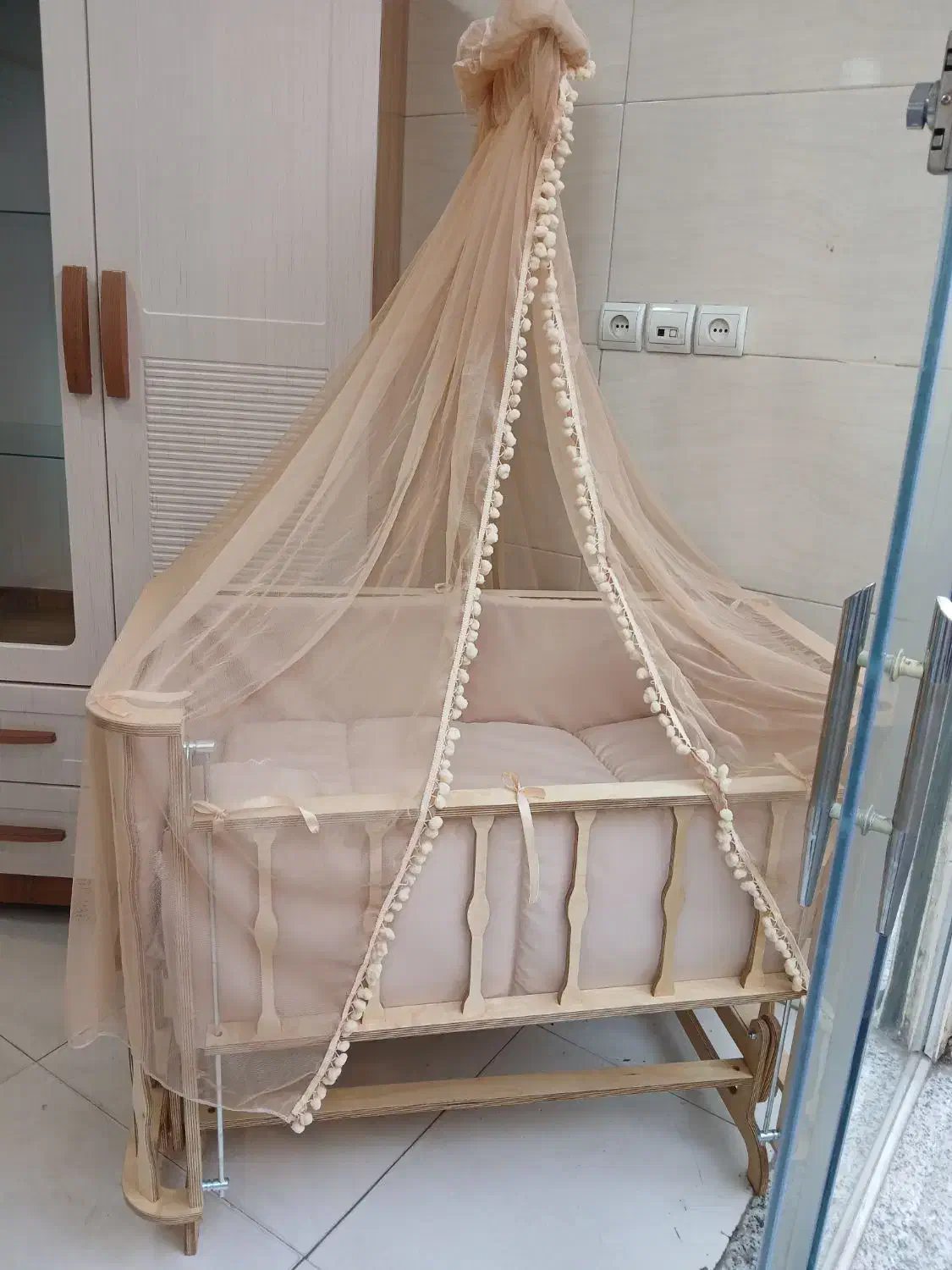 گهواره نوزاد کنارمادر سیسمونی|تخت و صندلی بچه|تهران, عبدلآباد|دیوار