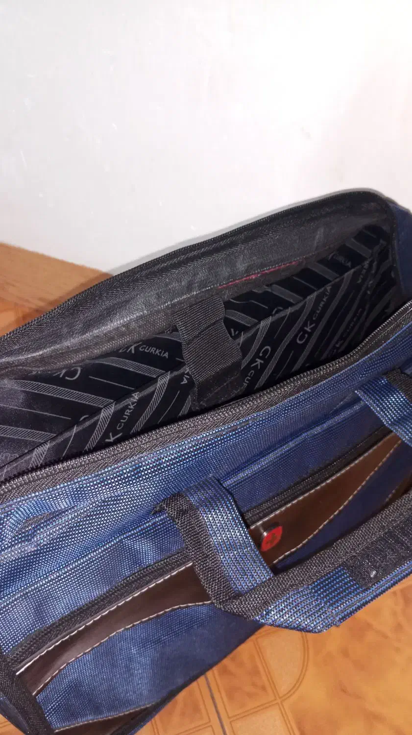 کیف لپ تاپ|کیف، کفش، کمربند|صومعه‌سرا, |دیوار