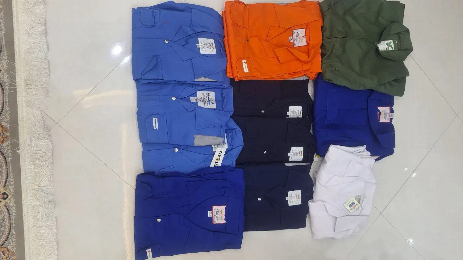 لباس کار یکسره|لباس|بندر انزلی, تختی|دیوار