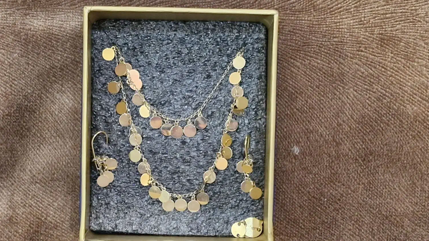 ۲۶۰ گرم طلای کار کرده در حد نو یکجا فروش میره.|جواهرات|تهران, چهارصد دستگاه|دیوار