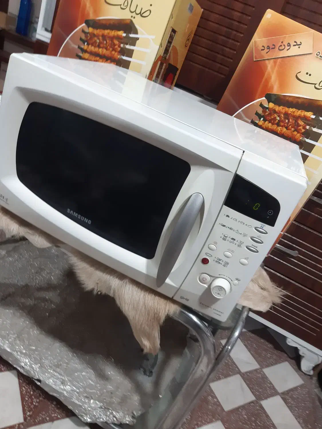 ماکروفر سامسونگ اصلا استفاده نشده|اجاق گاز و لوازم برقی پخت‌وپز|ساری, |دیوار