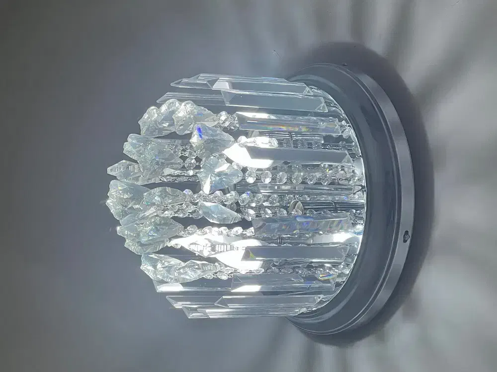 لوستر|لوستر و چراغ آویز|گلستان (تهران), |دیوار