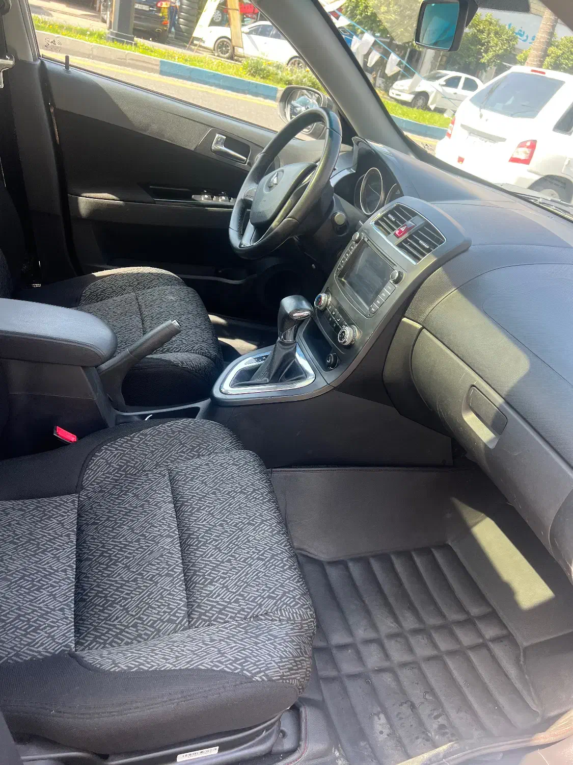 برلیانس ۳۲۰ مدل ۱۳۹۶ بدون رنگ|خودرو سواری و وانت|تنکابن, |دیوار