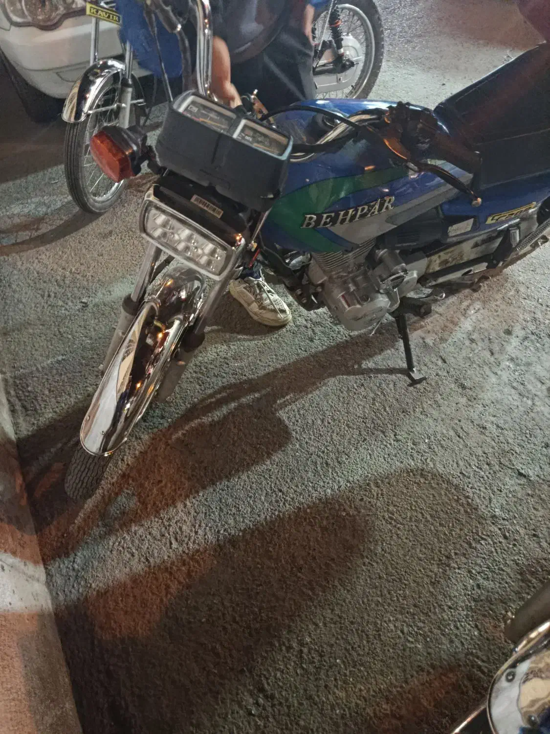 موتور ۲۰۰سی سی بهپر|موتورسیکلت|لنجان, |دیوار