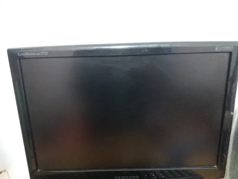 مانیتور مدل سامسونگ|قطعات و لوازم جانبی رایانه|قم, زنبیل آباد|دیوار