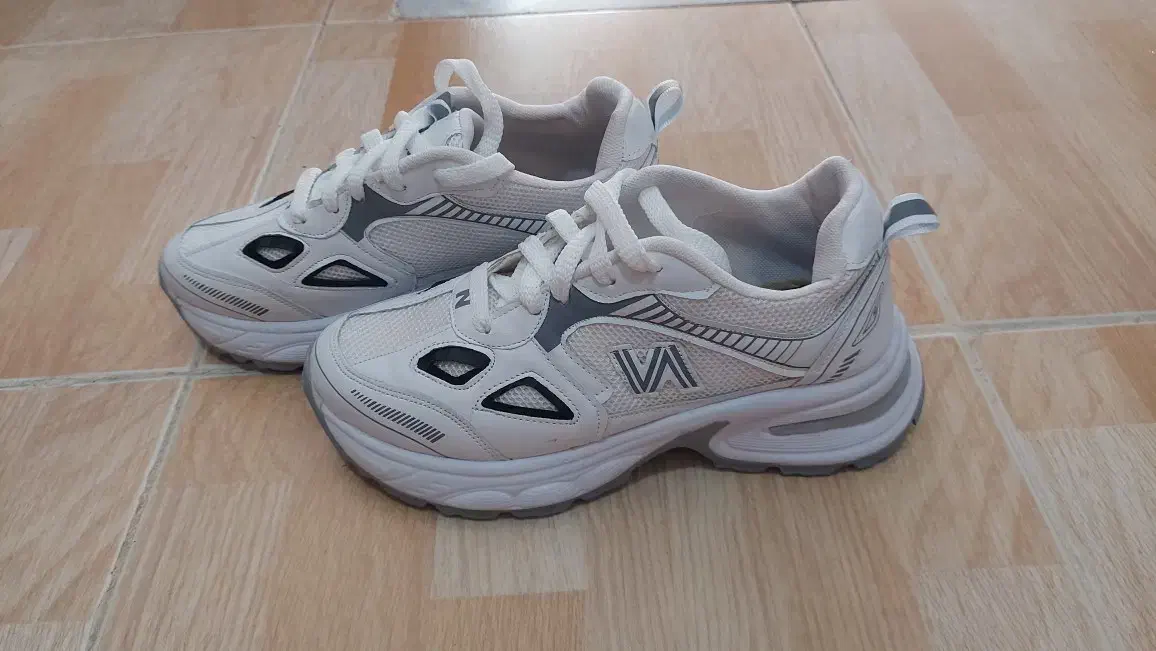 کفش اسپرت نیو بالانس|کیف، کفش، کمربند|قروه, |دیوار