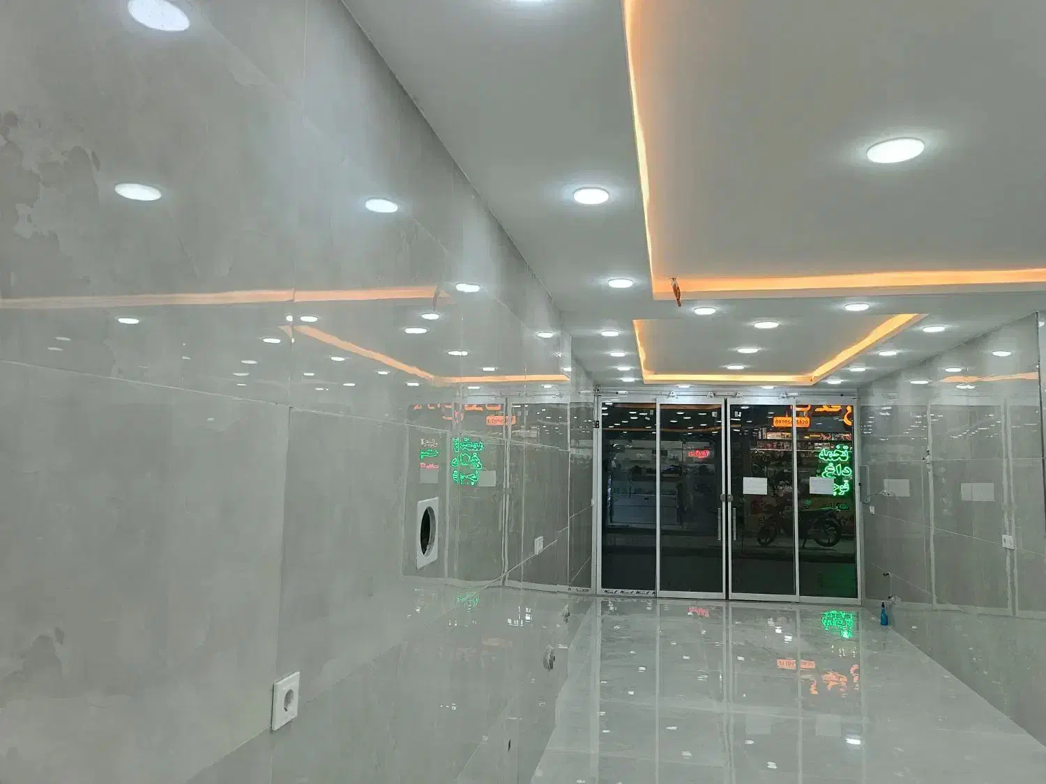 تجاری ۳۰متری با دهنه ۱۱متری/اول رحمانیه تاپ لوکیشن|فروش مغازه و غرفه|مشهد, الهیه|دیوار