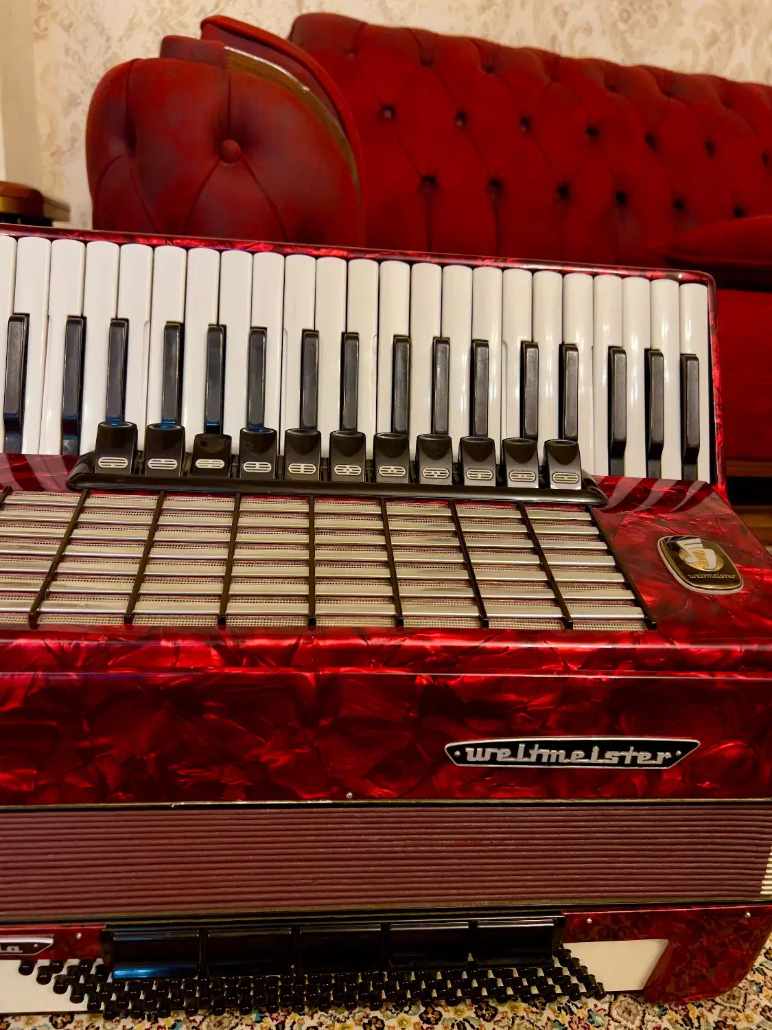 آکاردئون ۱۲۰ باس ولت مستر در حد نو بدون یک خال|پیانو، کیبورد، آکاردئون|اردبیل, |دیوار