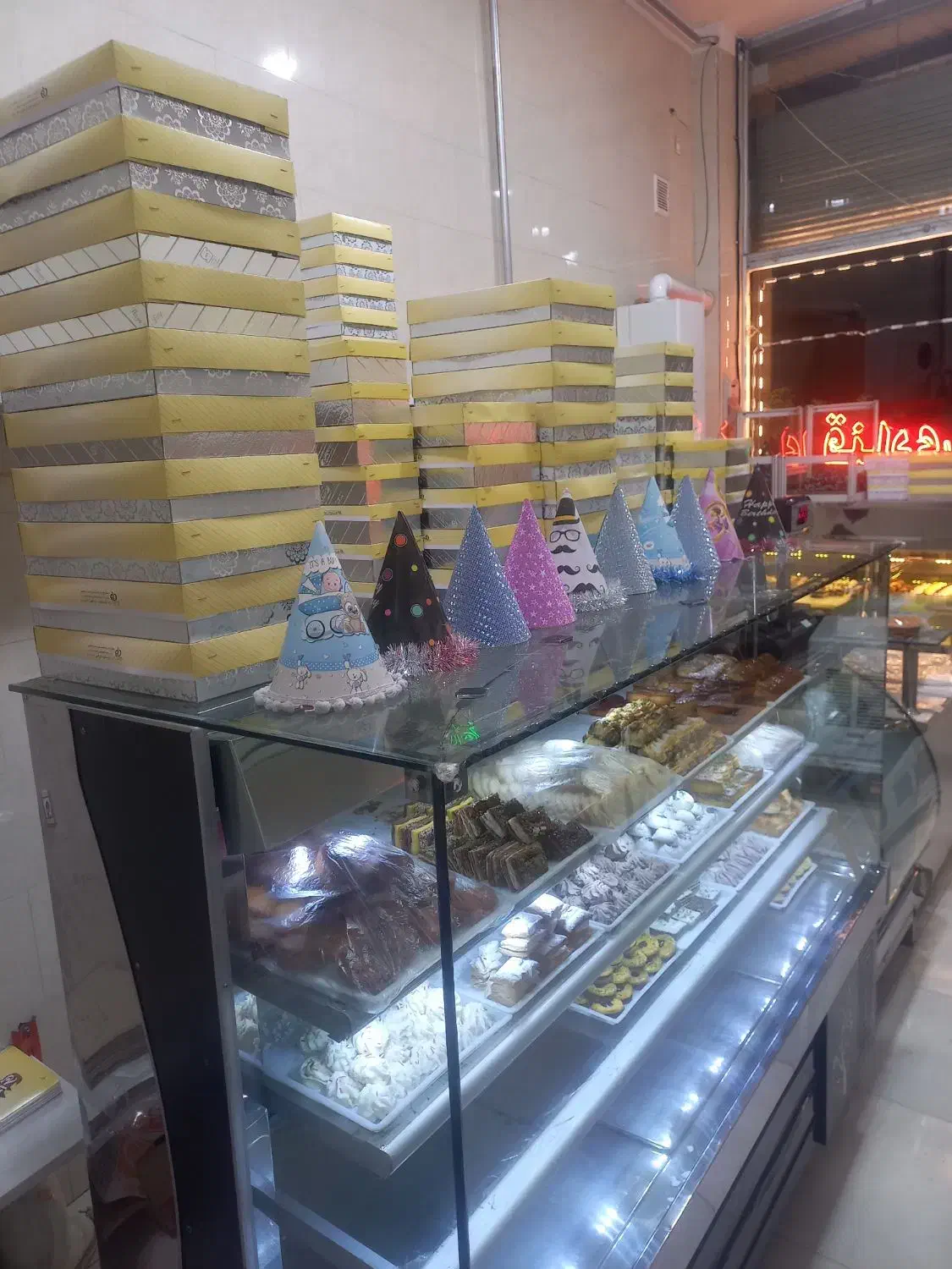 یخچال جهت قنادی برای شیرینی خشک|فروشگاه و مغازه|سقز, |دیوار