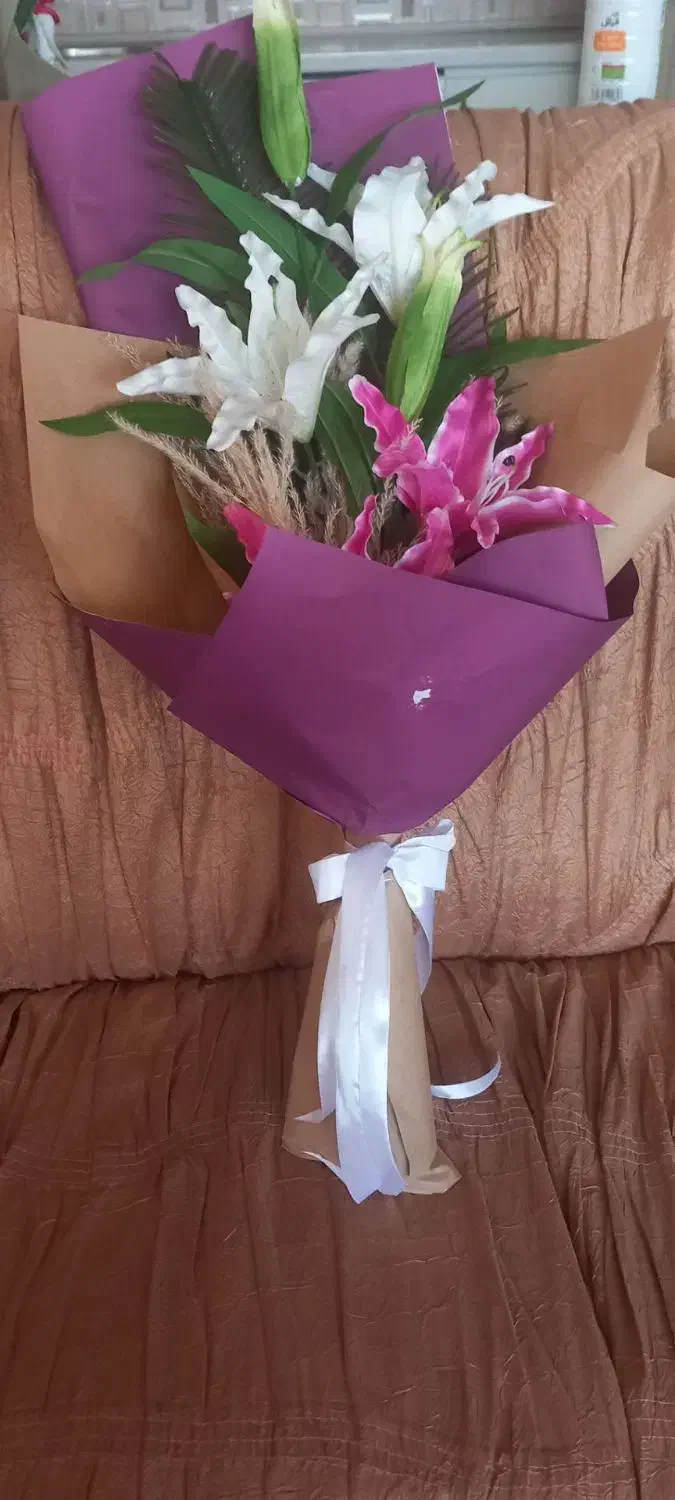 دسته گل مصنوعی شیک وزیبانو|گل مصنوعی|سمنان, |دیوار