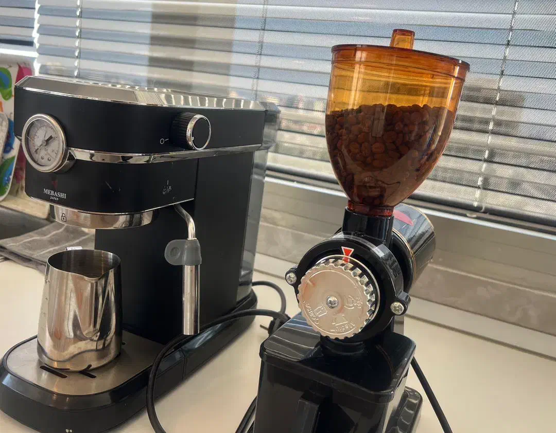 اسپرسو ساز مباشی و آسیاب قهوه در حد نو|سماور، چای‌ساز، قهوه‌ساز|کیش, |دیوار