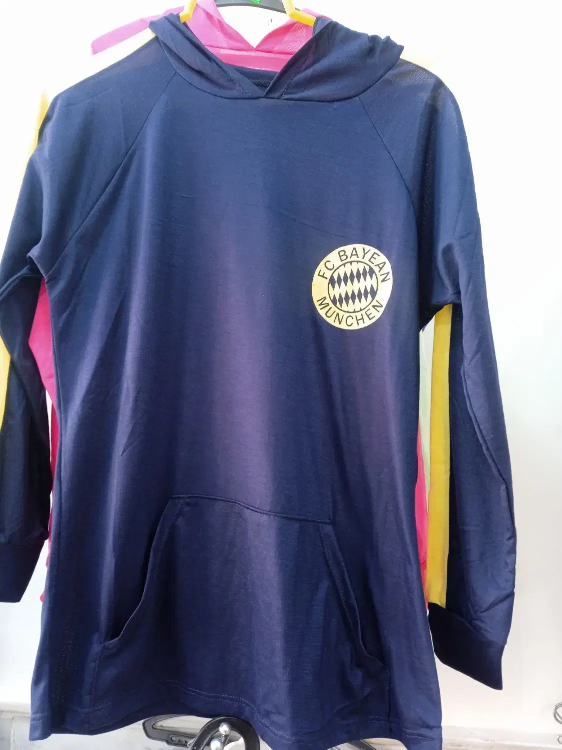 زیر سارافونی|لباس|قم, قلعه کامکار|دیوار