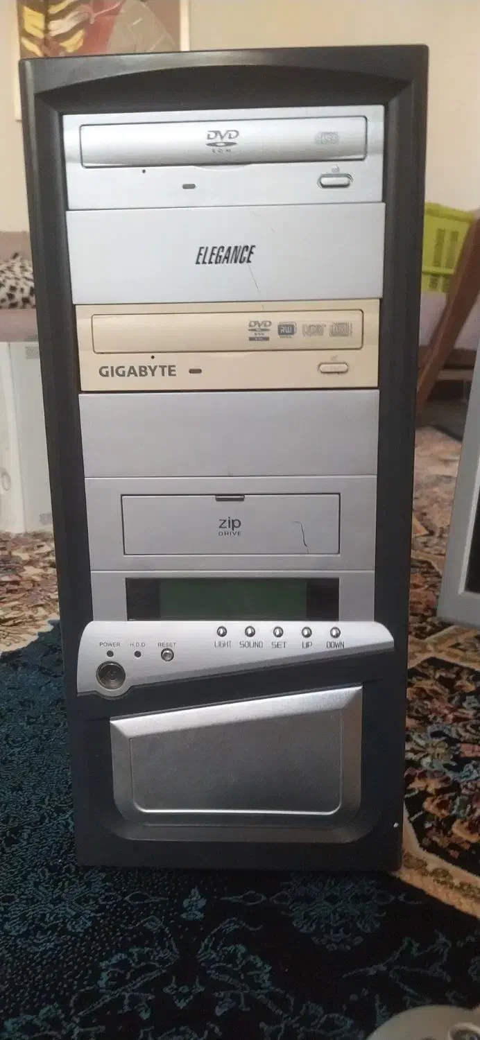 کامپیوتر|رایانه رومیزی|دوگنبدان, |دیوار