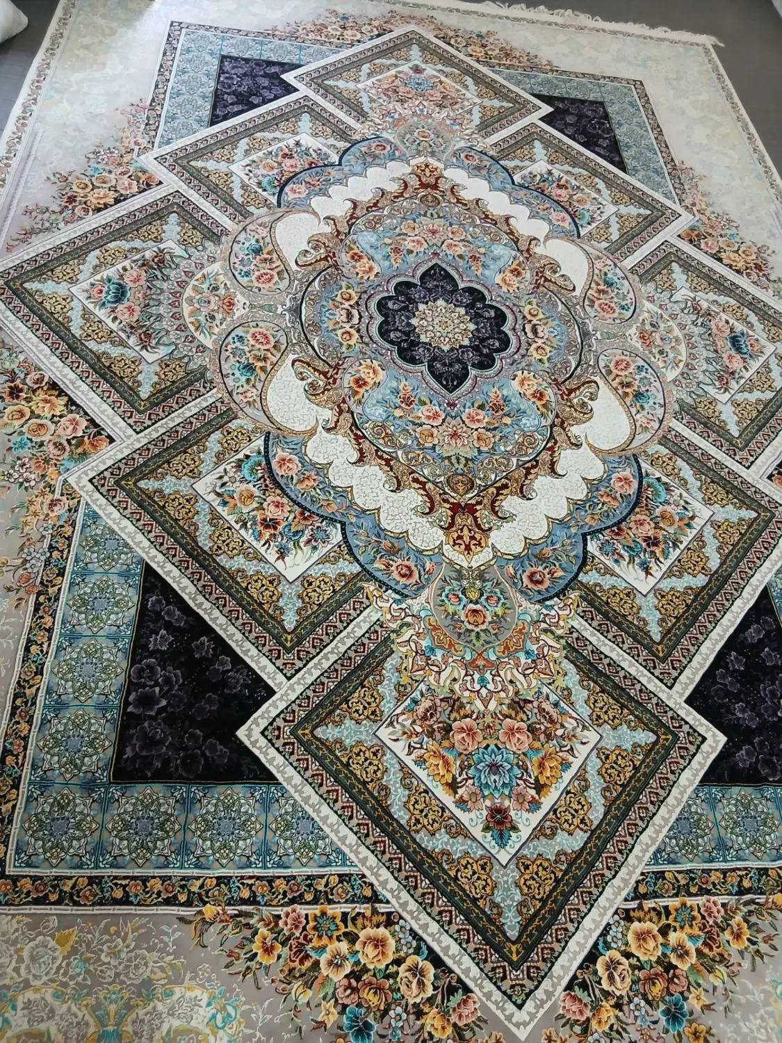 فرش کناره ۱*۳ متری نو|فرش|تاکستان, |دیوار